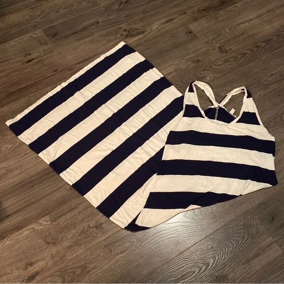 Gap Maternity maxi dress striped twist back - Picture 4 of 8